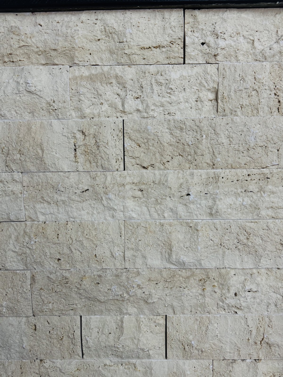 Tuscany Beige Travertine Splitface Veneer